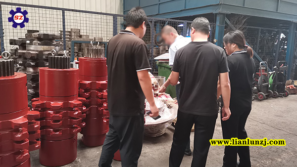 貴陽彭總開展刮板機配件業務，來我廠考察參觀！