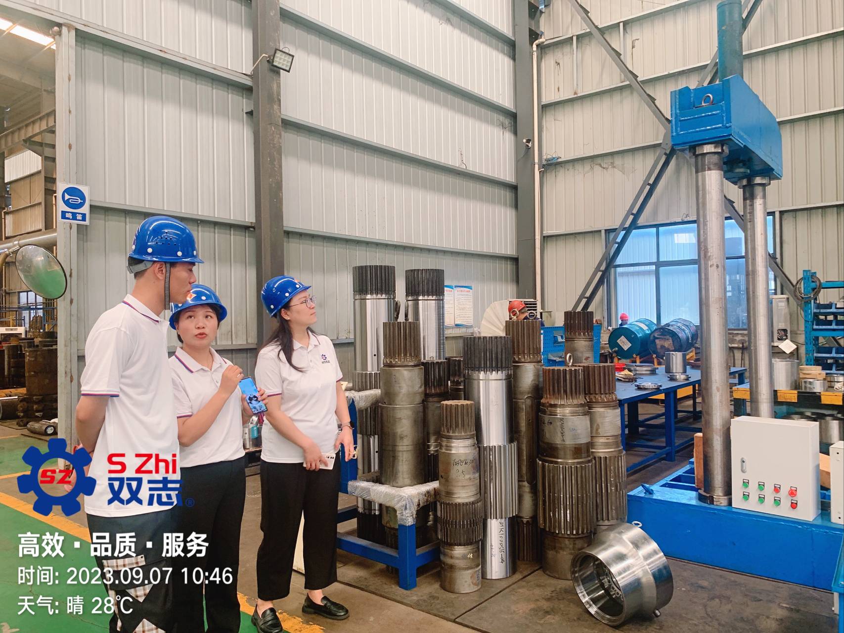 學有所用，用有所獲。部分員工到訪車間參觀學習