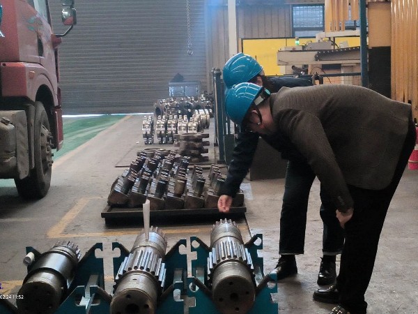 內蒙古沙總蒞臨河南雙志，共鑒鏈輪軸組制造實力